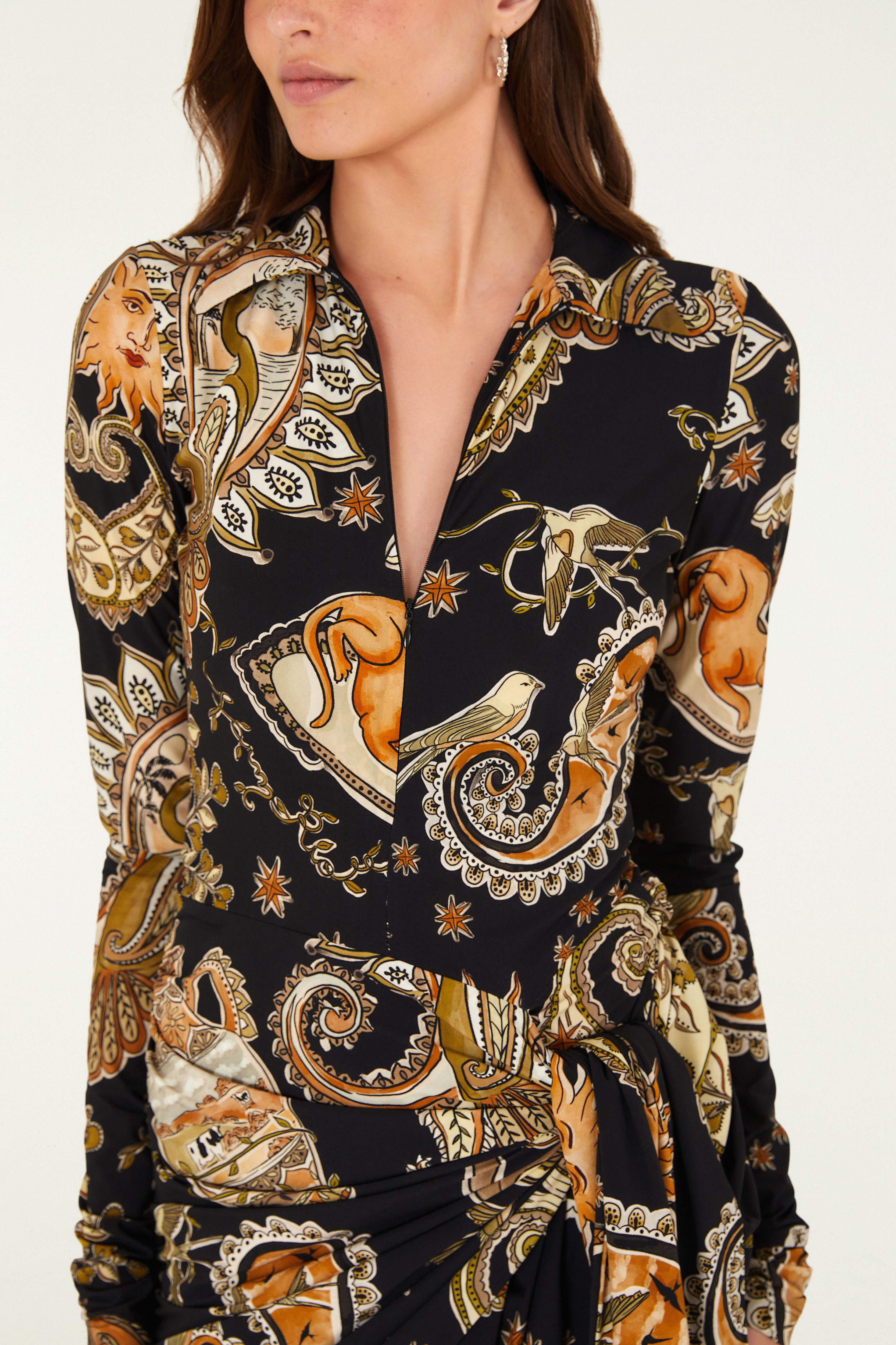 Vestido Curto Polo Estampado Reino Místico