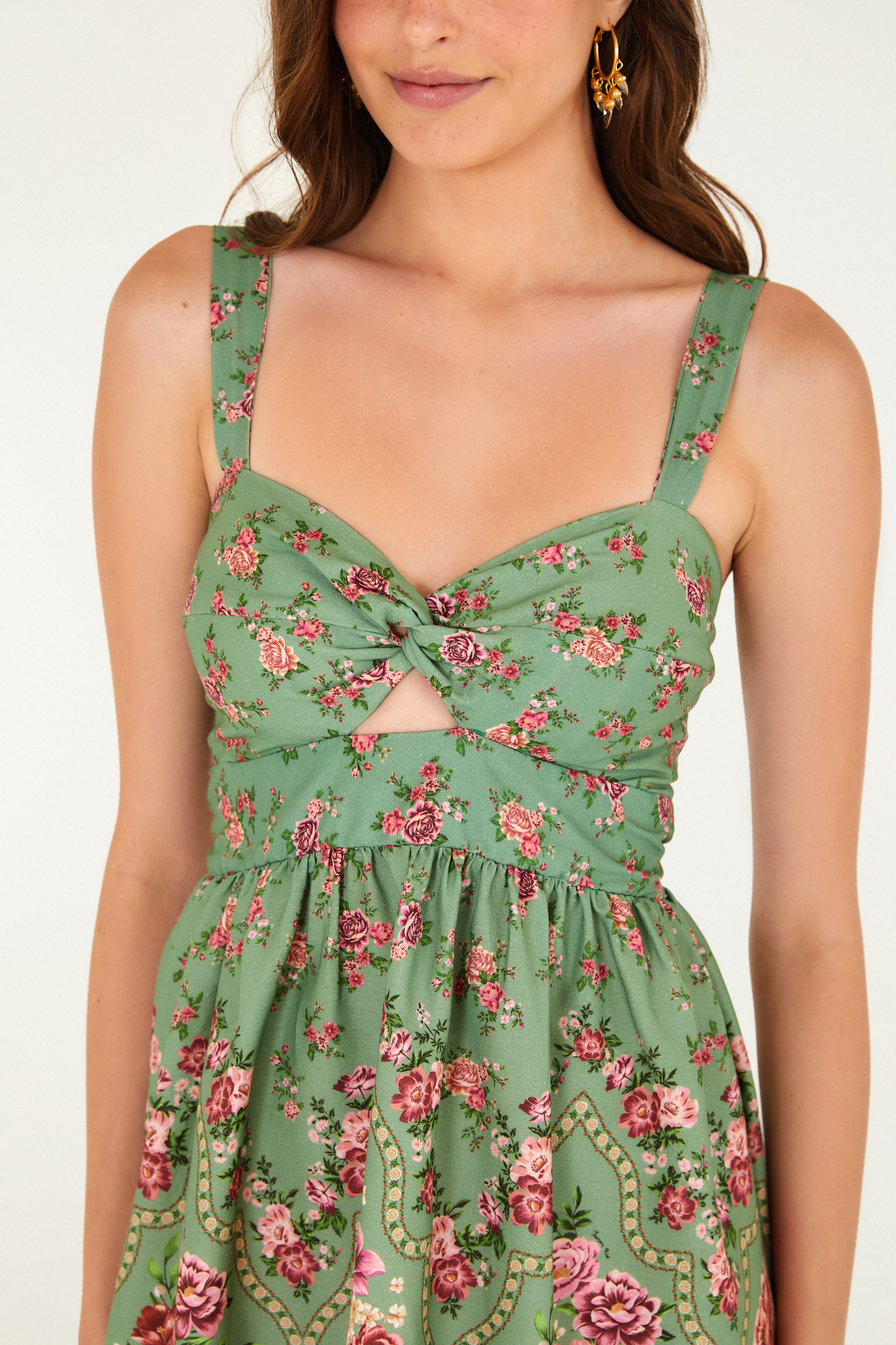 Vestido Curto Estampado Romance