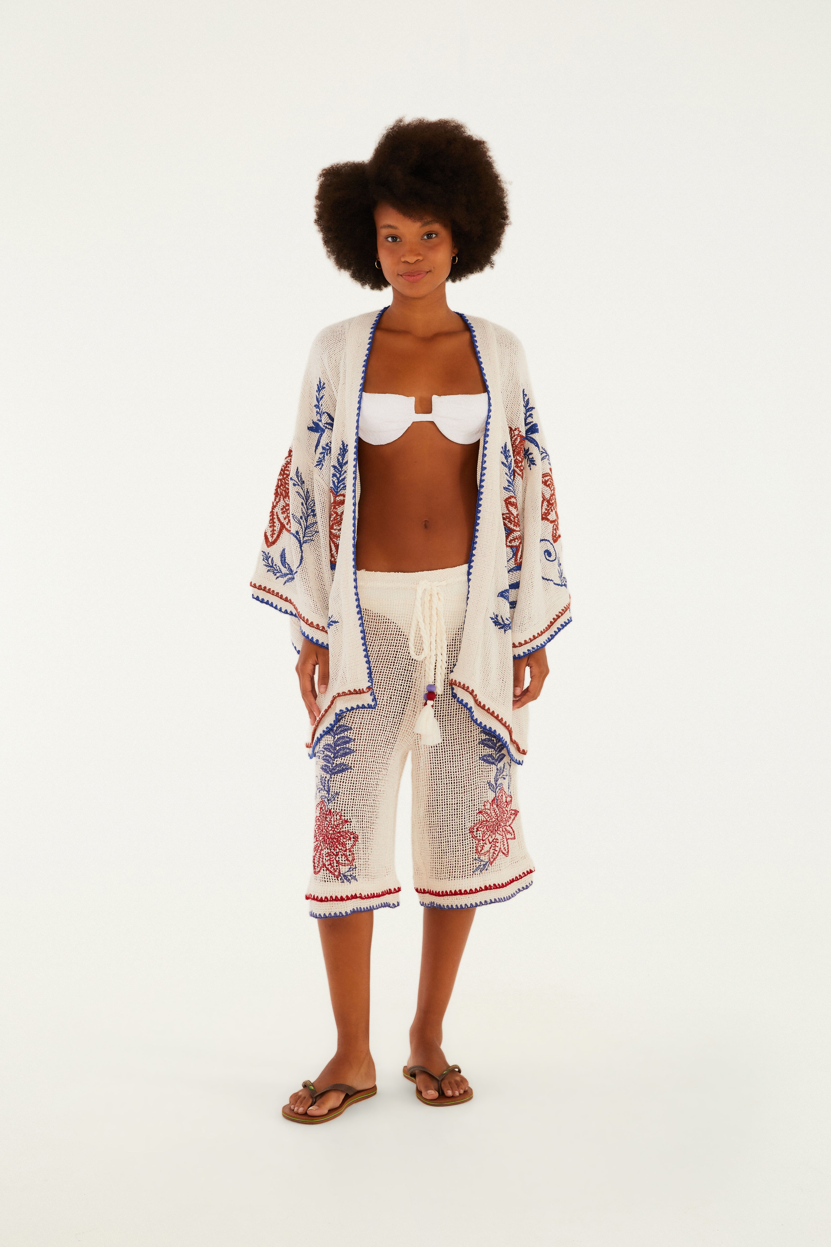 Kimono Bordado Floral Lina