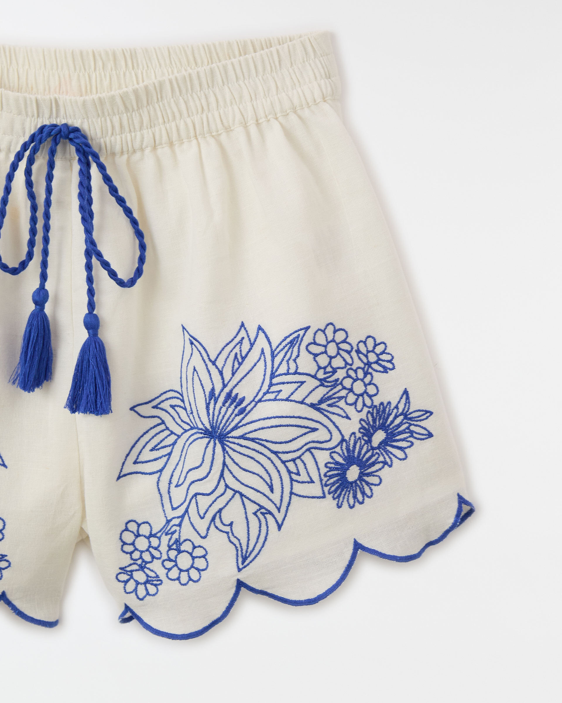 Short Bordado Camelia
