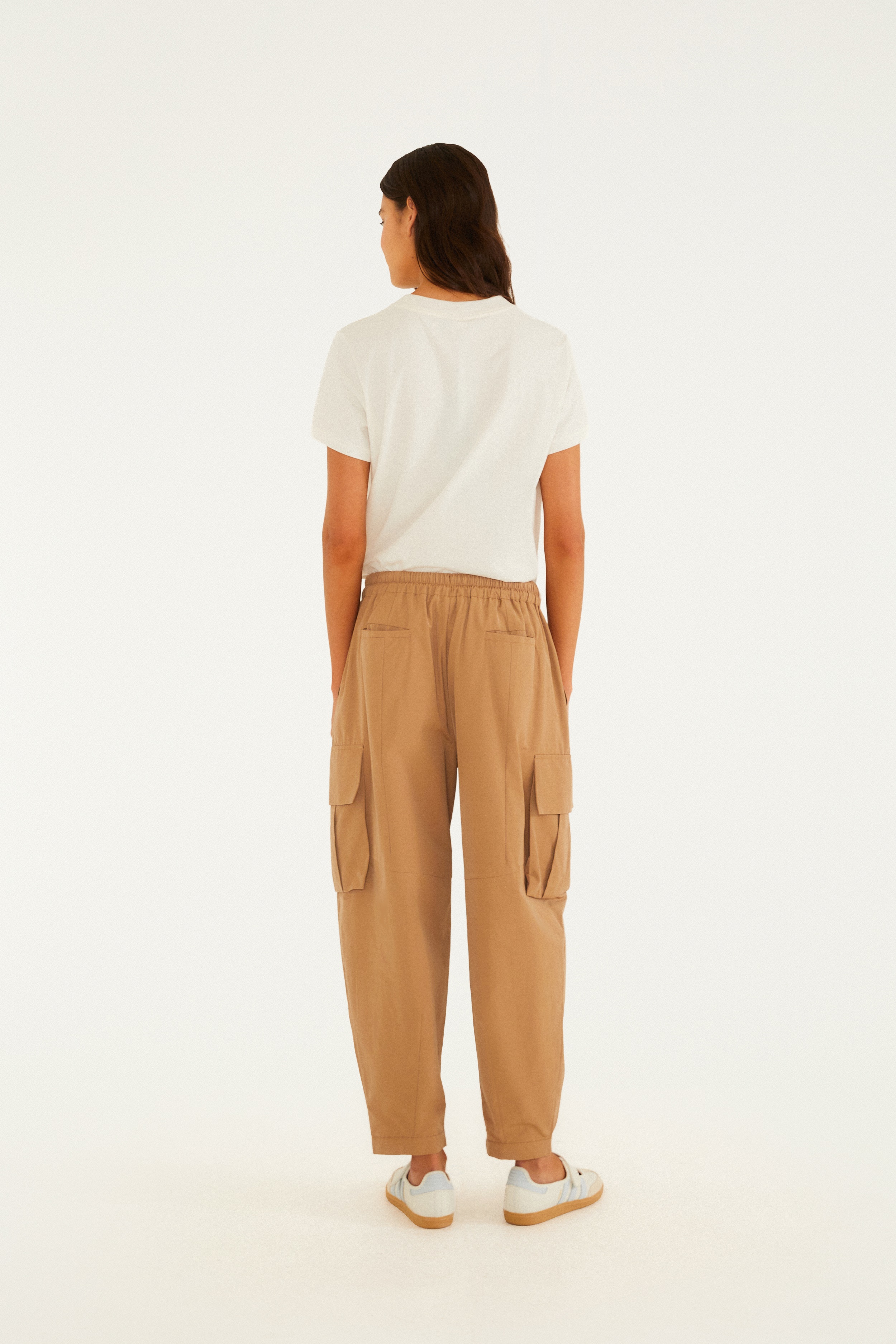 Calça Over Bolsos