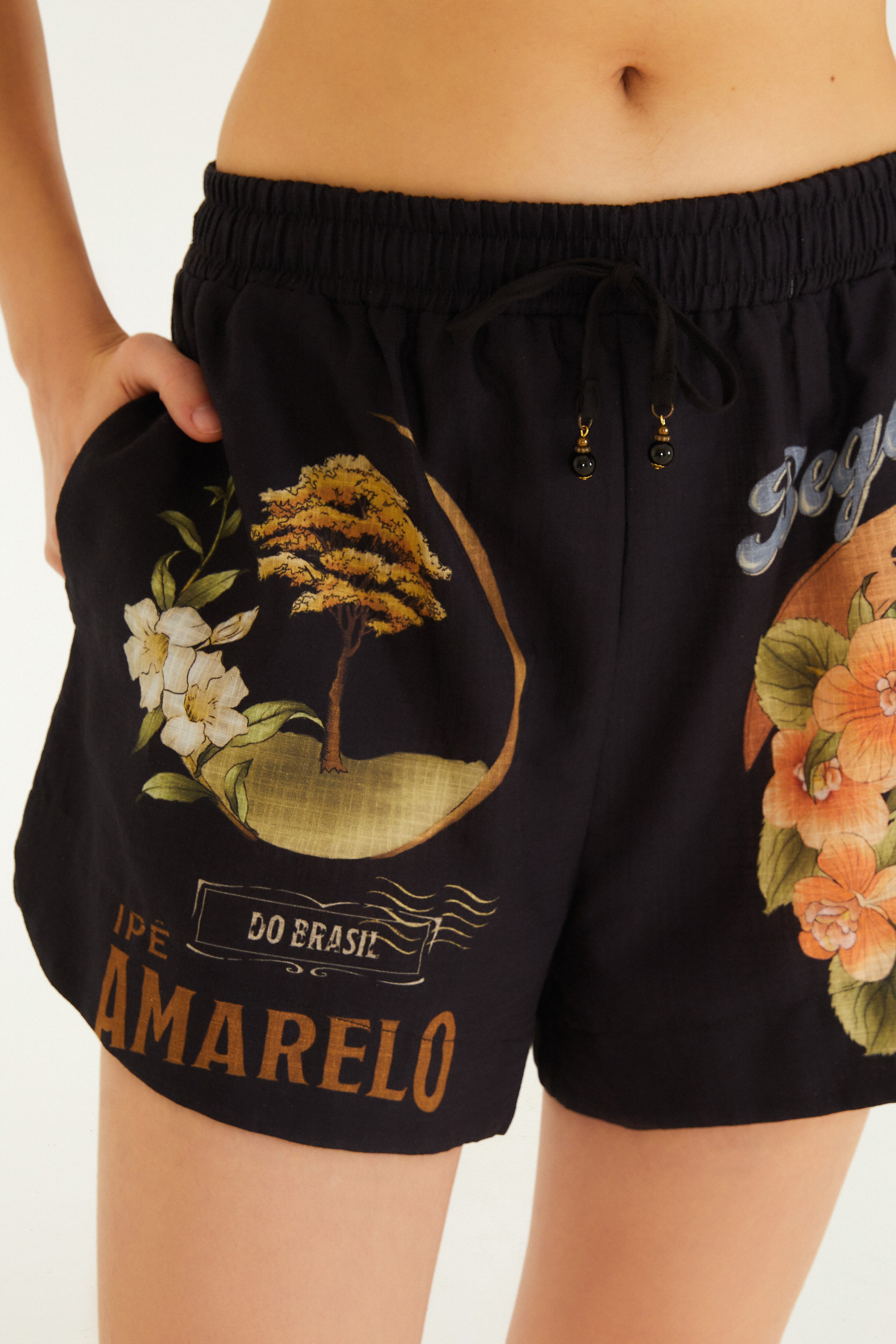 Short Estampado Selos Do Brasil