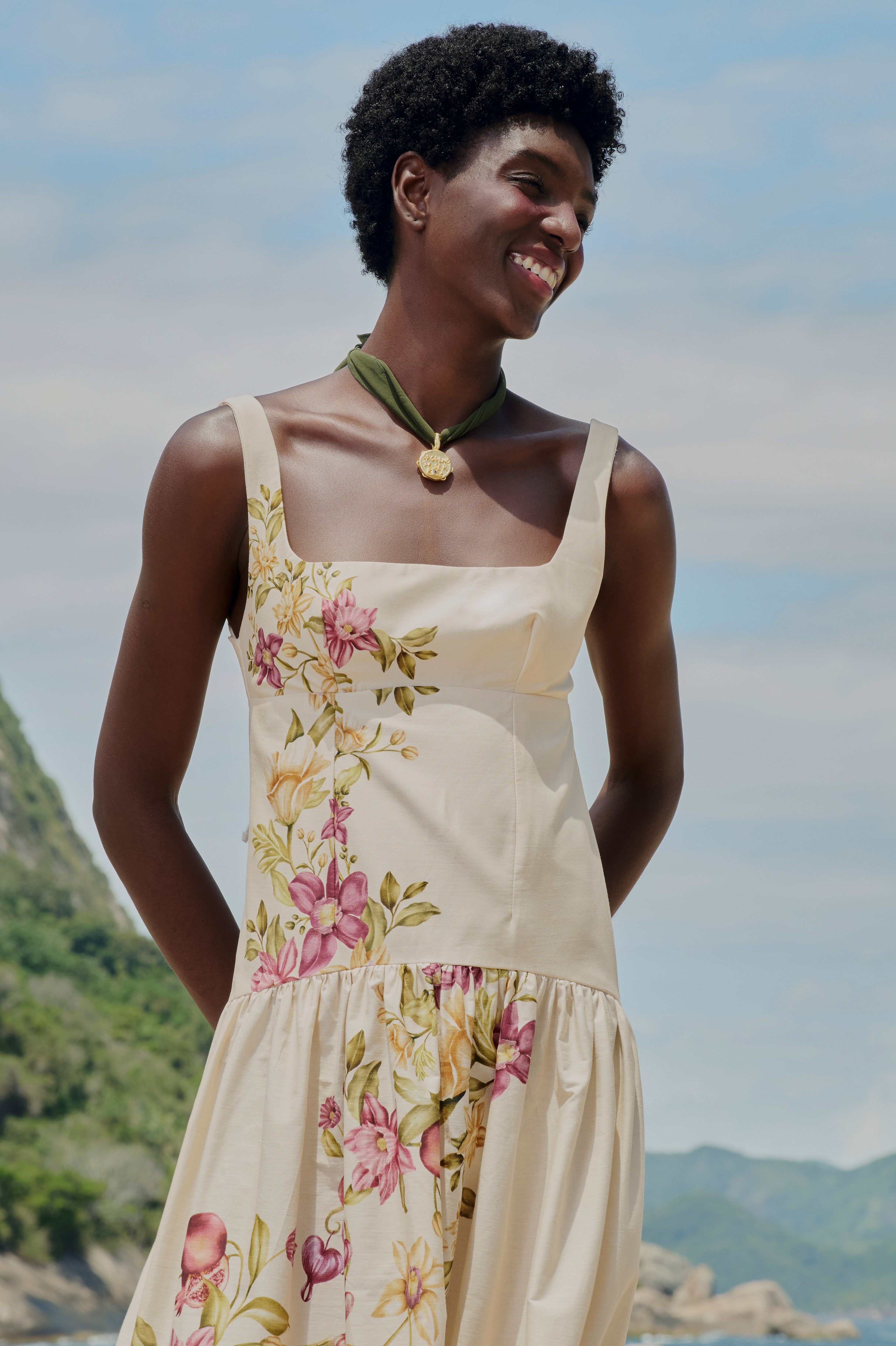 Vestido Cropped Estampado Flor De Romã