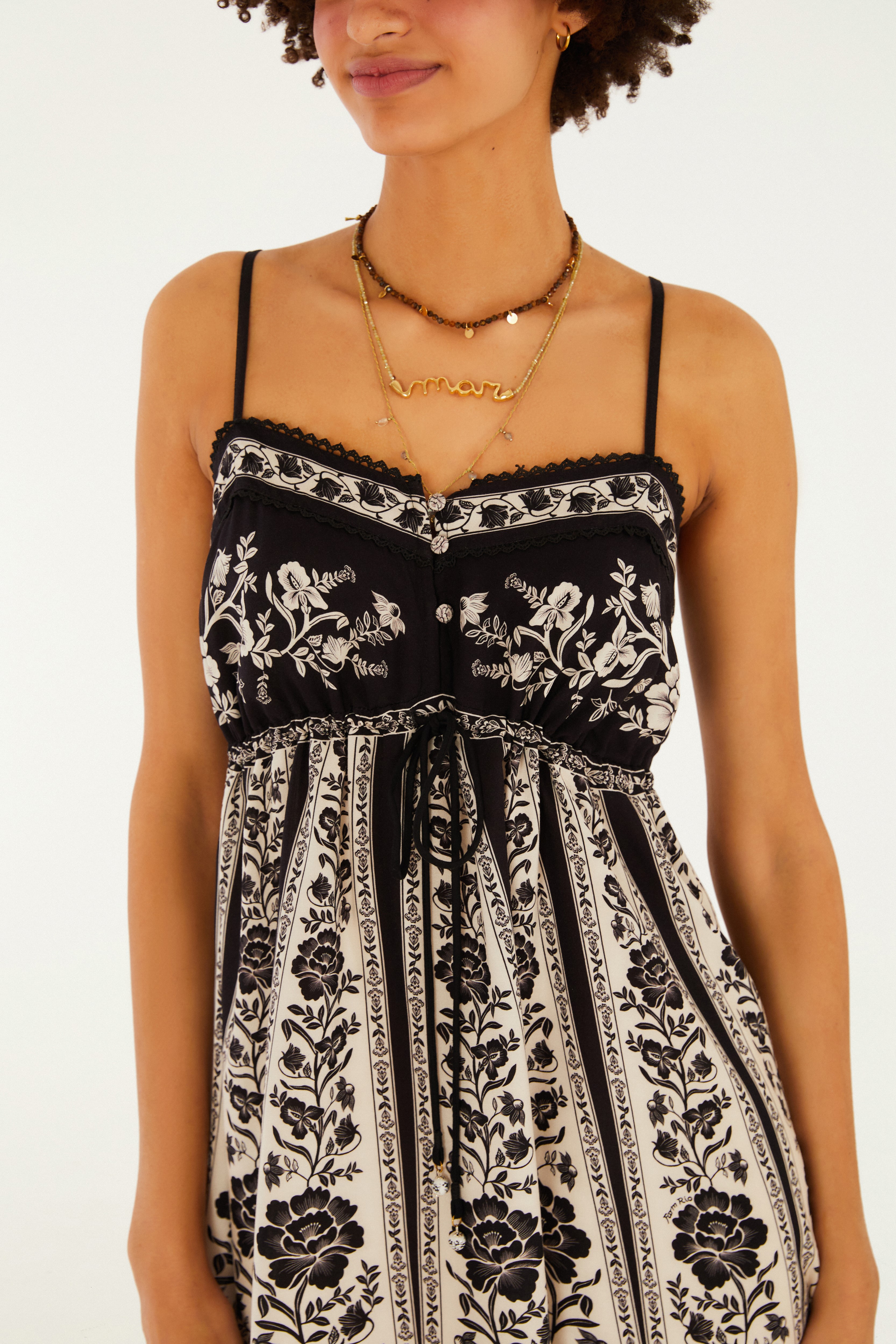 Vestido Curto Estampado Floral Delicado