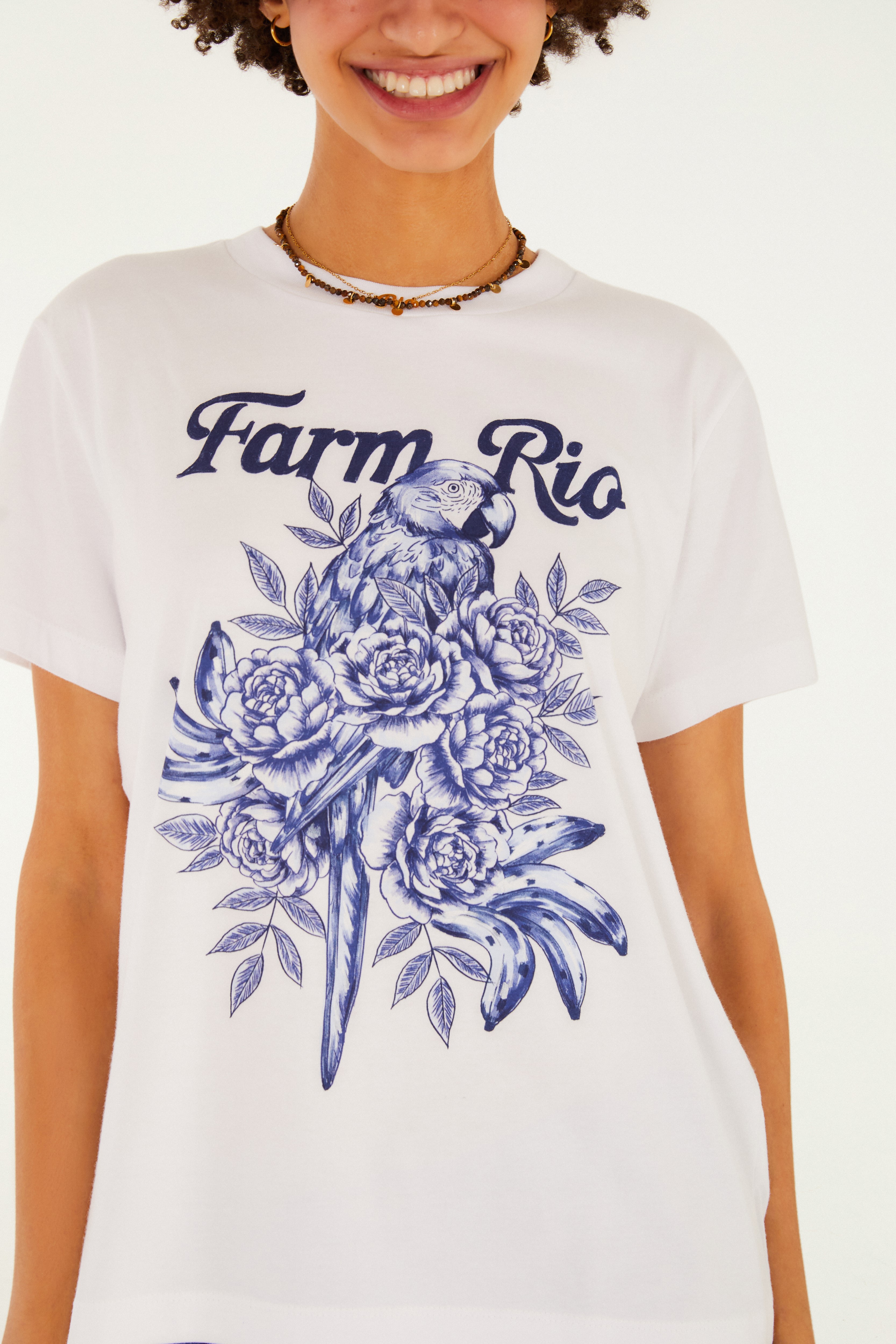 T-Shirt Fit Arara Em Flores