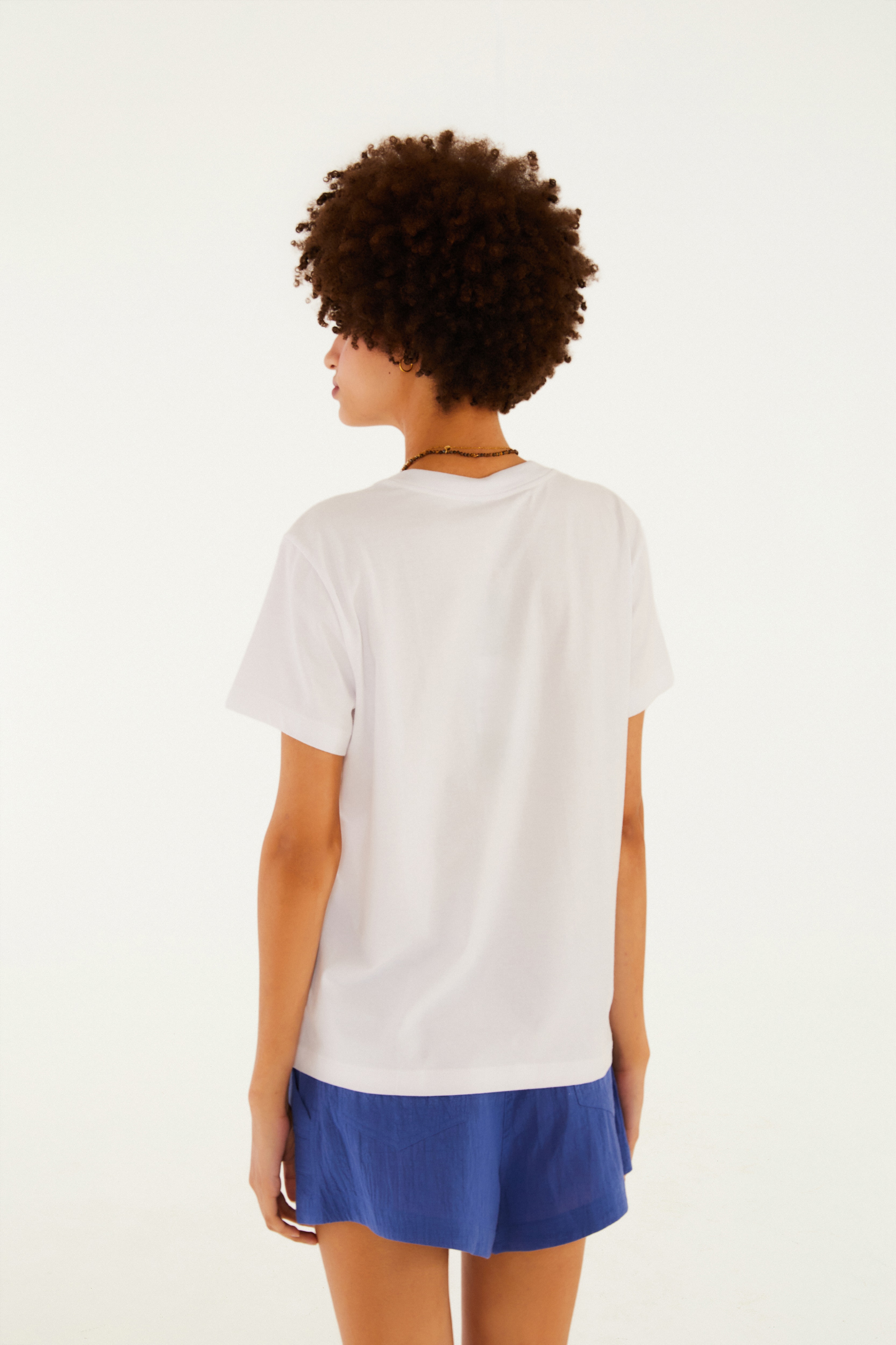 T-Shirt Fit Arara Em Flores