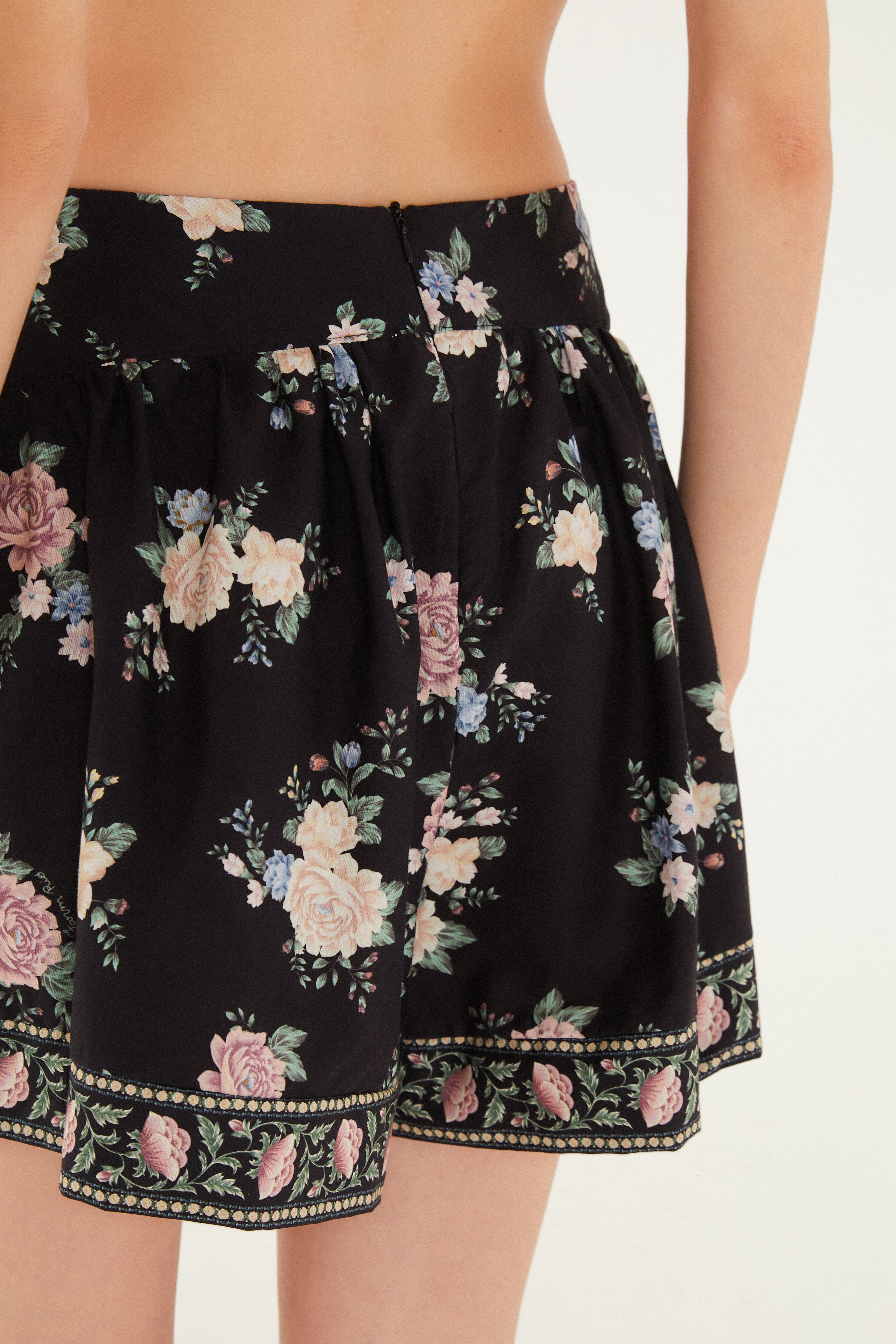 Short Estampado Romance