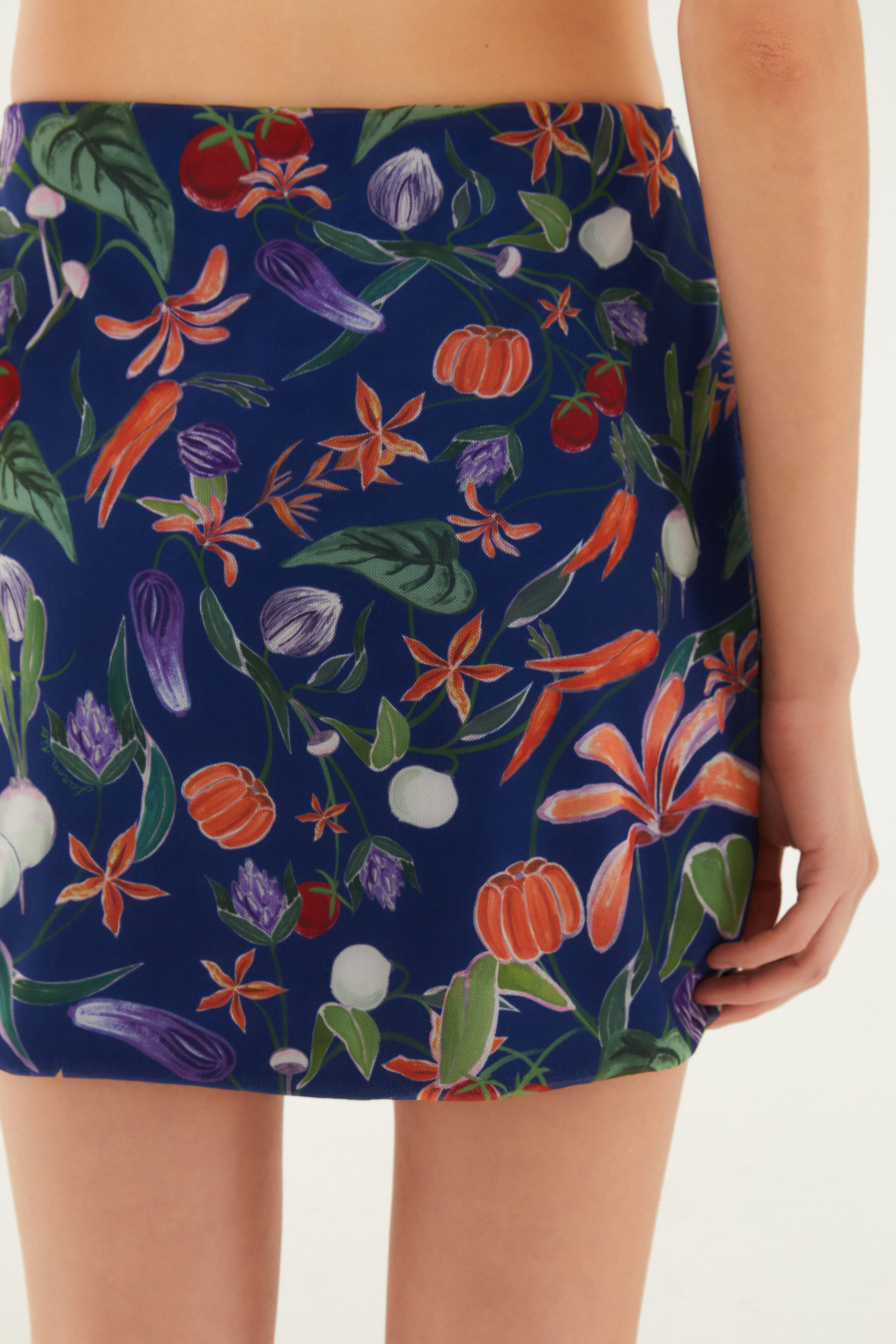 Saia Tule Estampada Legumes