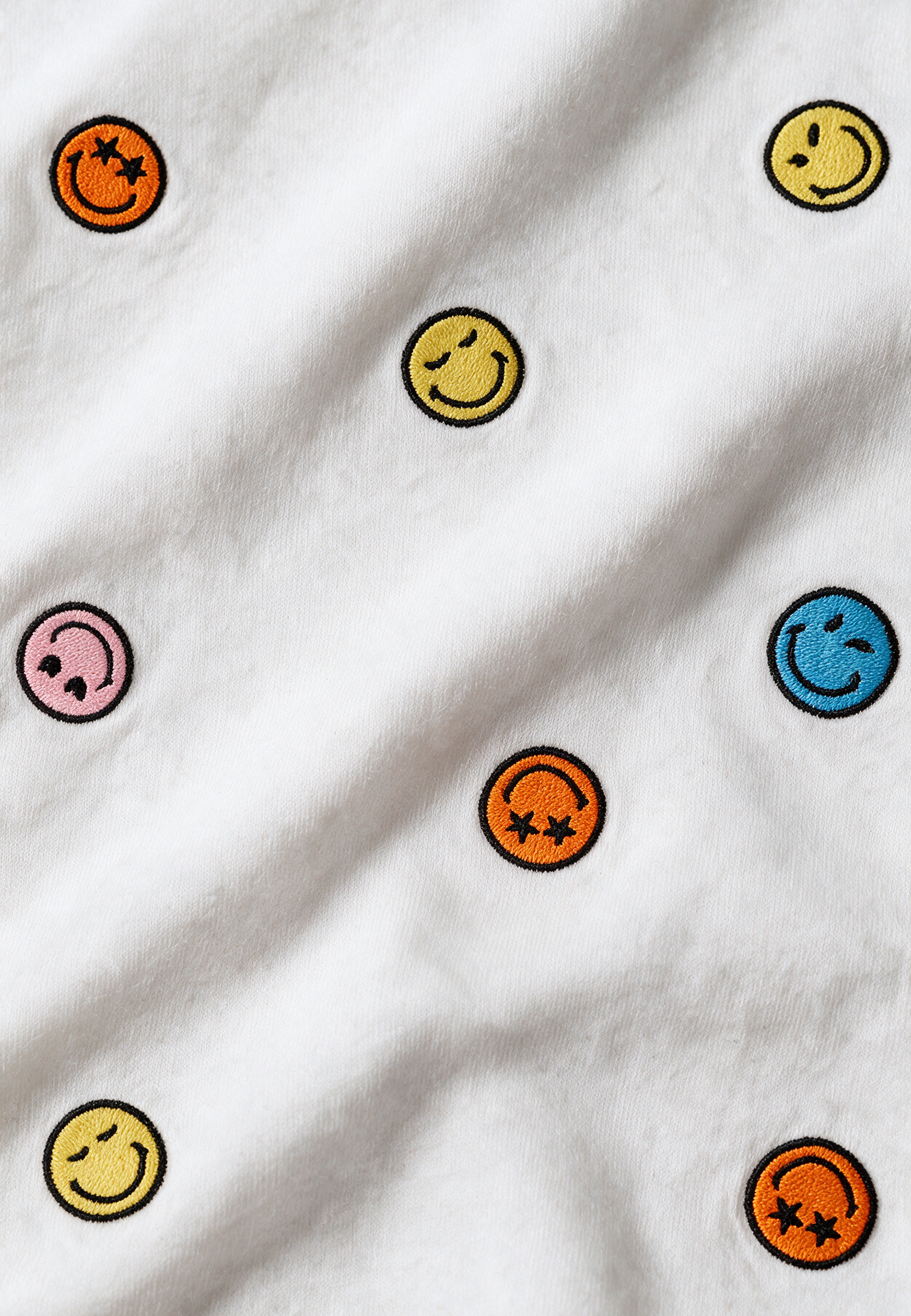 Camiseta Bordado Confete Smiley